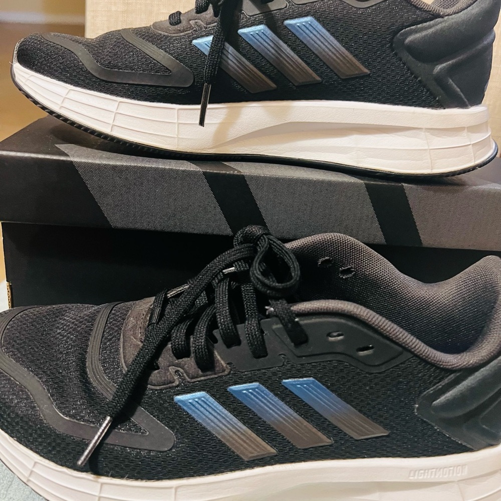 Adidas Duramo 10 Blk/Blue Holographic sneaker  7.5